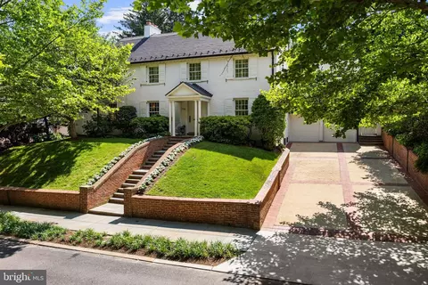 1726 Hoban Rd NW, Washington, DC 20007