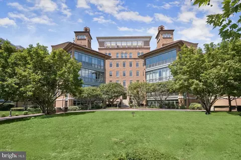 2425 L St NW #639, Washington, DC 20037
