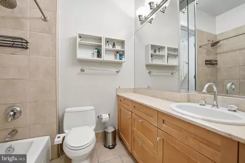Bath - 2328 Champlain St NW #302, Washington, DC 20009 photo 1 of 3