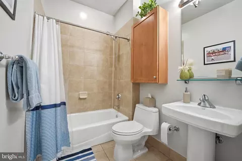 Bath - 2328 Champlain St NW #302, Washington, DC 20009 photo 3 of 3
