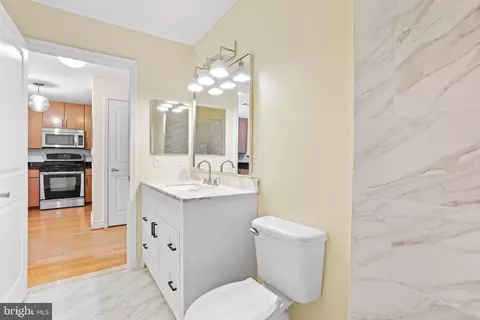 Bath - 915 E Street St NW #1202, Washington, DC 20004 photo 2 of 2