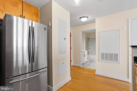 Entry Way - 915 E Street St NW #1202, Washington, DC 20004 photo 2 of 3