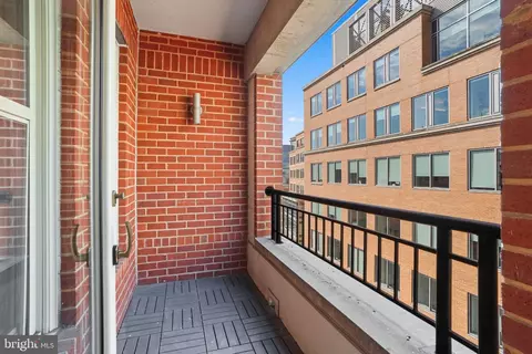 Exterior - 915 E Street St NW #1202, Washington, DC 20004 photo 2 of 3