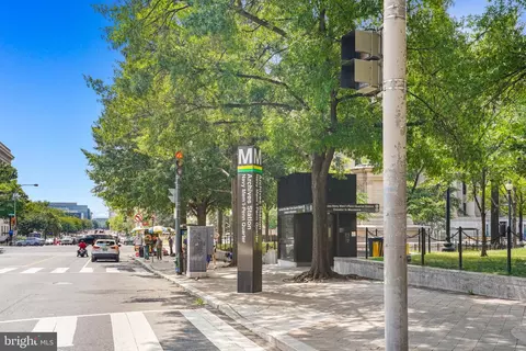 Exterior - 915 E Street St NW #1202, Washington, DC 20004 photo 3 of 3