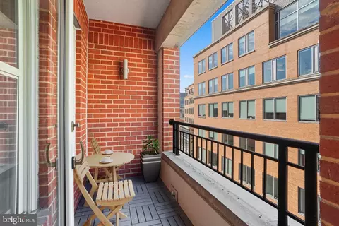 Exterior - 915 E Street St NW #1202, Washington, DC 20004 photo 1 of 3