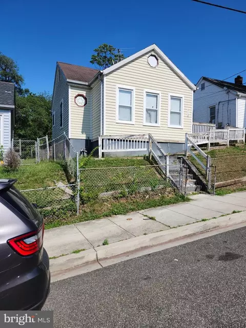 913 NE 47th Pl NE, Washington, DC 20019
