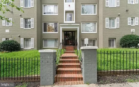 750 Barnaby St SE #201, Washington, DC 20032