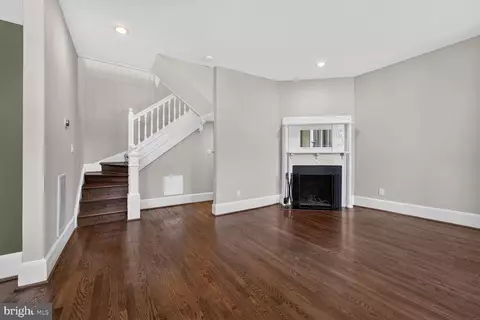 Living - 509 3rd St NE, Washington, DC 20002 photo 2 of 3