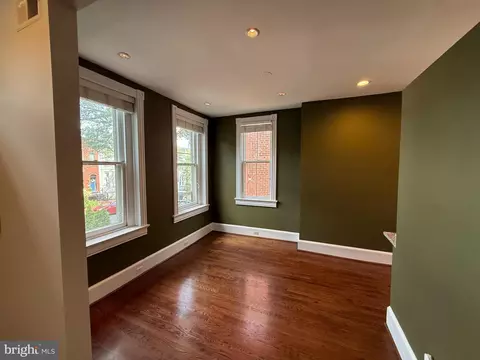 Living - 509 3rd St NE, Washington, DC 20002 photo 4 of 5