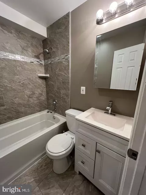 Bath - 834 19th St NE, Washington, DC 20002 photo 3 of 3