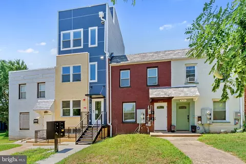 Exterior - 834 19th St NE, Washington, DC 20002 photo 2 of 4