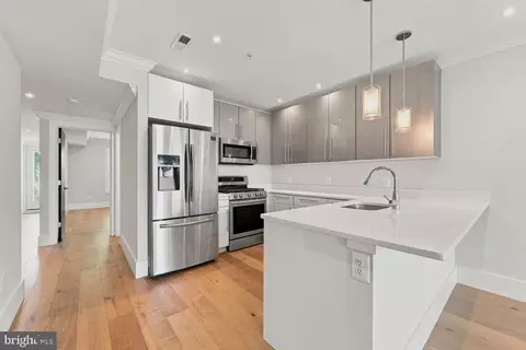 530 Irving St NW #2, Washington, DC 20010