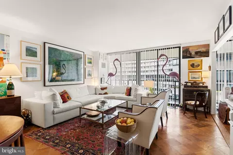 Living - 700 New Hampshire Ave NW #916, Washington, DC 20037 photo 6 of 7