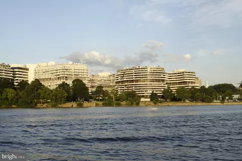 View/Area - 700 New Hampshire Ave NW #916, Washington, DC 20037 photo 5 of 5