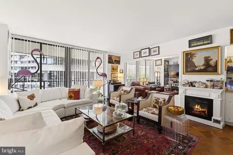 Living - 700 New Hampshire Ave NW #916, Washington, DC 20037 photo 3 of 7