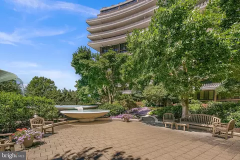 Exterior - 700 New Hampshire Ave NW #916, Washington, DC 20037 photo 3 of 8