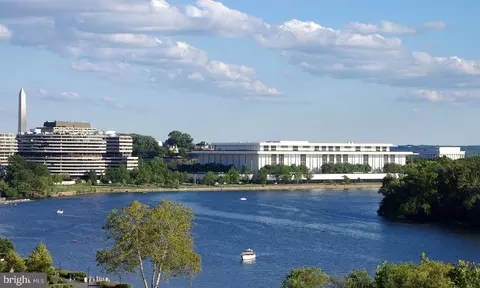 View/Area - 700 New Hampshire Ave NW #916, Washington, DC 20037 photo 3 of 5
