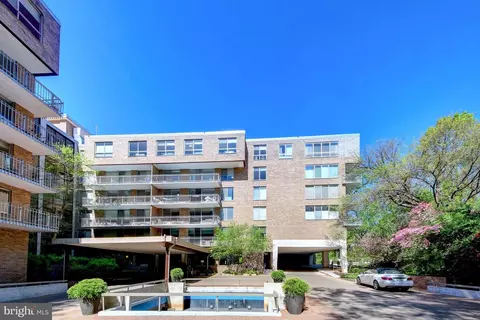 4100 Cathedral Ave NW #805, Washington, DC 20016