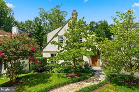 3024 45th St NW, Washington, DC 20016