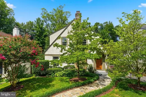 3024 45th St NW, Washington, DC 20016