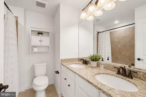 Bath - 3431 10th Pl SE, Washington, DC 20032 photo 3 of 4