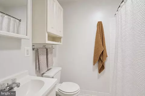 Bath - 623 5th St NE, Washington, DC 20002 photo 2 of 4