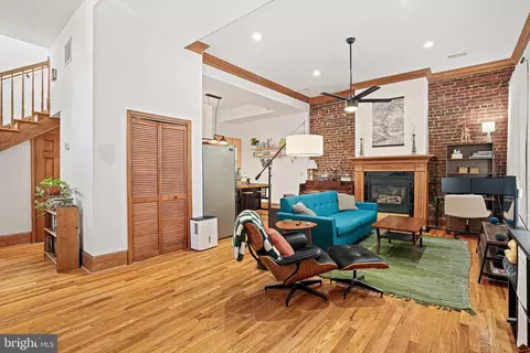 Living - 623 5th St NE, Washington, DC 20002 photo 3 of 3