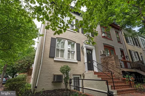 1640 33rd St NW, Washington, DC 20007