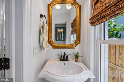 Bath - 514 13th St SE, Washington, DC 20003 photo 1 of 3