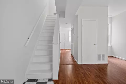 Entry Way - 515 13th St NE, Washington, DC 20002 photo 4 of 7