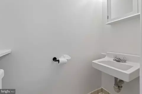 Bath - 515 13th St NE, Washington, DC 20002 photo 1 of 3