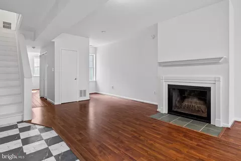 Living - 515 13th St NE, Washington, DC 20002 photo 1 of 8