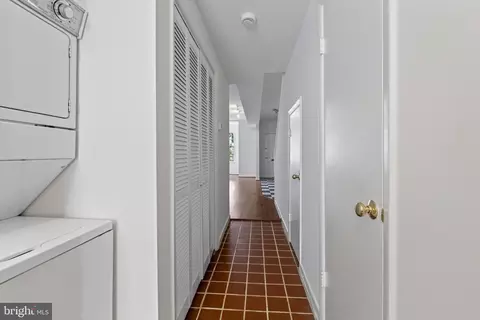 Entry Way - 515 13th St NE, Washington, DC 20002 photo 3 of 7