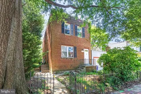 609 Independence Ave SE, Washington, DC 20003 photo 2