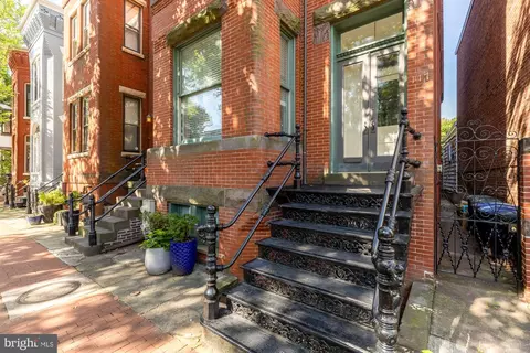 Exterior - 117 11th St SE, Washington, DC 20003 photo 3 of 8