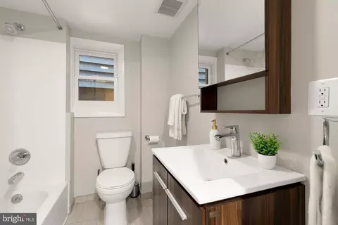 Bath - 117 11th St SE, Washington, DC 20003 photo 3 of 3
