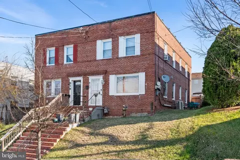 917 47th St NE, Washington, DC 20019