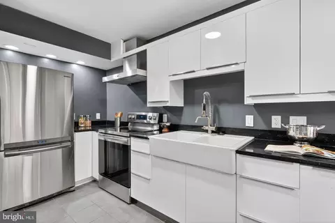 Kitchen - 1015 33rd St NW #409, Washington, DC 20007 photo 2 of 4