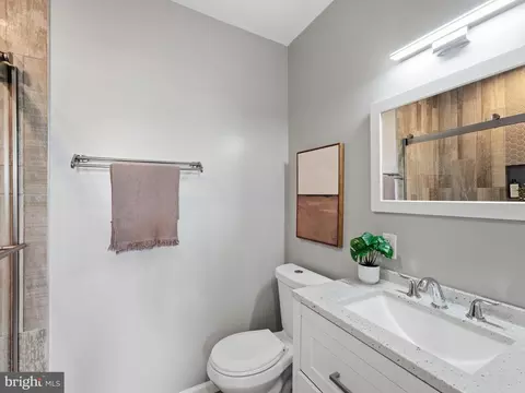 Bath - 1705 D St SE #1, Washington, DC 20003 photo 2 of 4