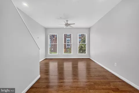 Living - 909 5th St SE, Washington, DC 20003 photo 4 of 4
