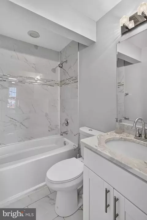 Bath - 1247 Mount Olivet Rd NE, Washington, DC 20002 photo 6 of 7