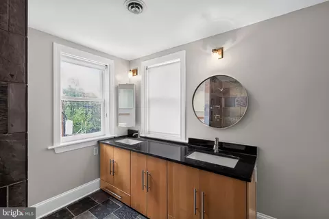 Bath - 1819 Riggs Pl NW, Washington, DC 20009 photo 3 of 6