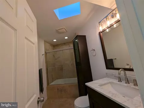 Bath - 615 3rd St NE #9, Washington, DC 20002 photo 1 of 3
