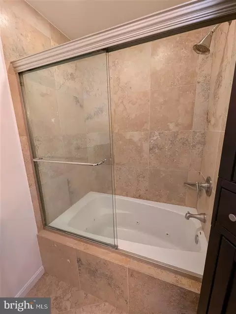 Bath - 615 3rd St NE #9, Washington, DC 20002 photo 3 of 3