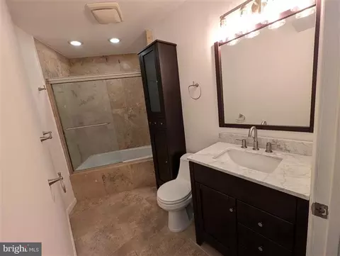 Bath - 615 3rd St NE #9, Washington, DC 20002 photo 2 of 3