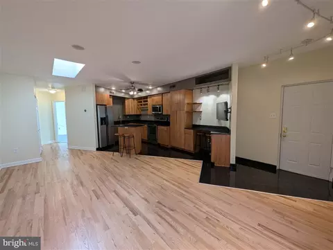 Living - 615 3rd St NE #9, Washington, DC 20002 photo 2 of 3