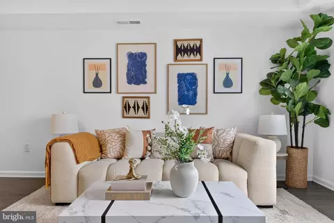 606 Newton Pl NW #606, Washington, DC 20010