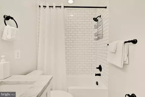 Bath - 1247 Oates St NE #A, Washington, DC 20002 photo 5 of 5