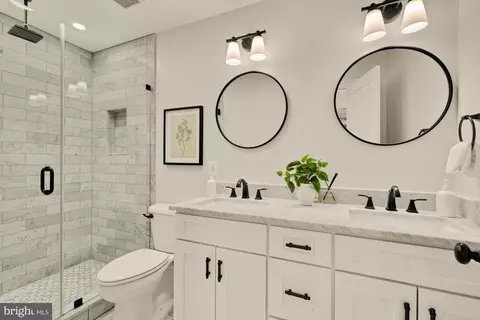 Bath - 1247 Oates St NE #A, Washington, DC 20002 photo 2 of 5