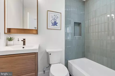 Bath - 35 17th St SE, Washington, DC 20003 photo 2 of 2